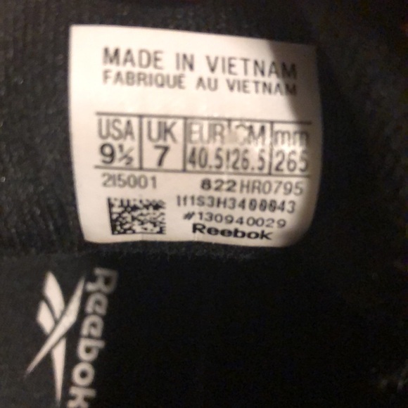 Reebok size 9,5 shoes - Picture 8 of 10